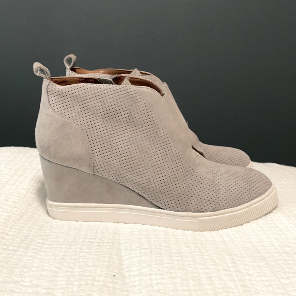 Paulo Felicia Wedge Sneakers. Size 7 1/2.